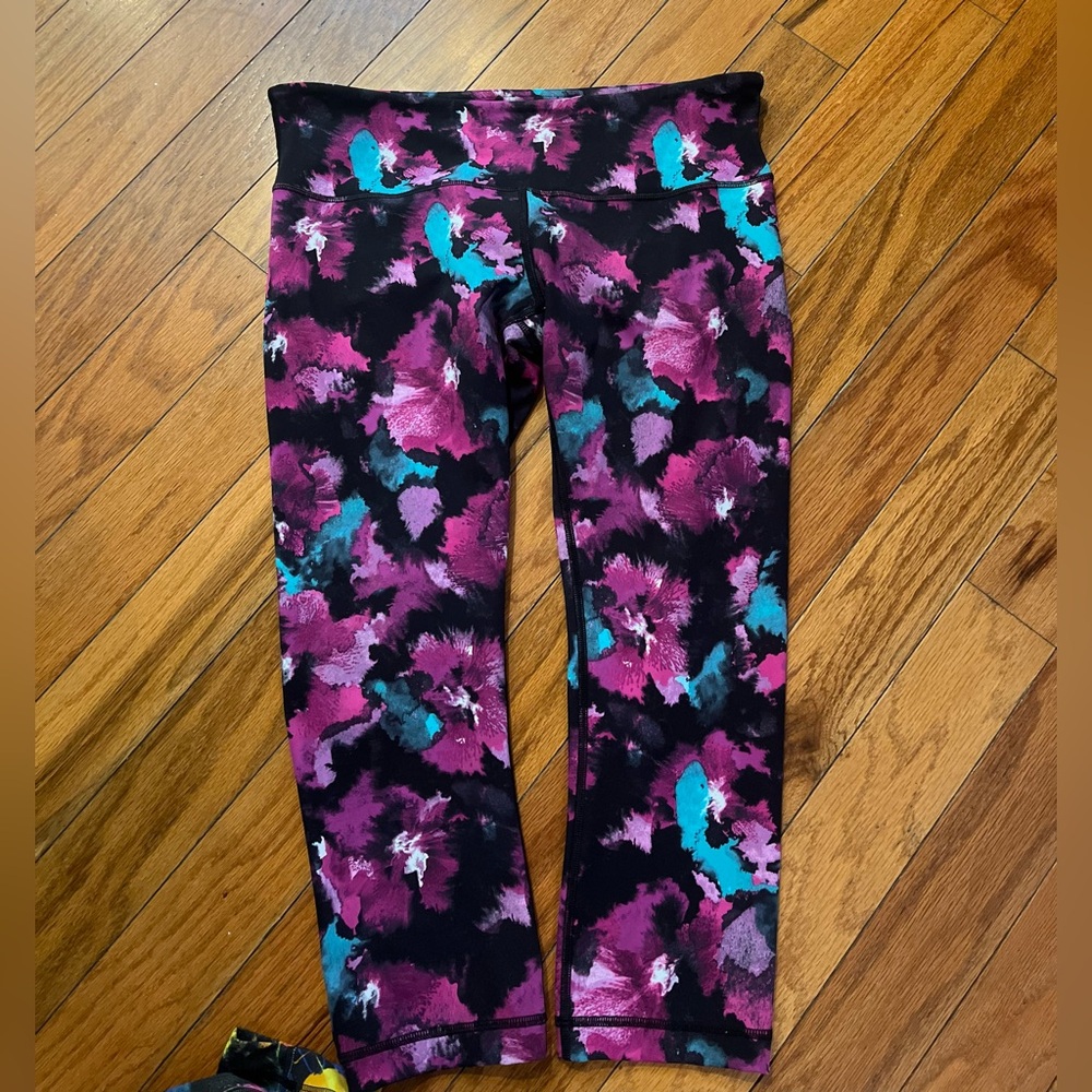 Lululemon tights.